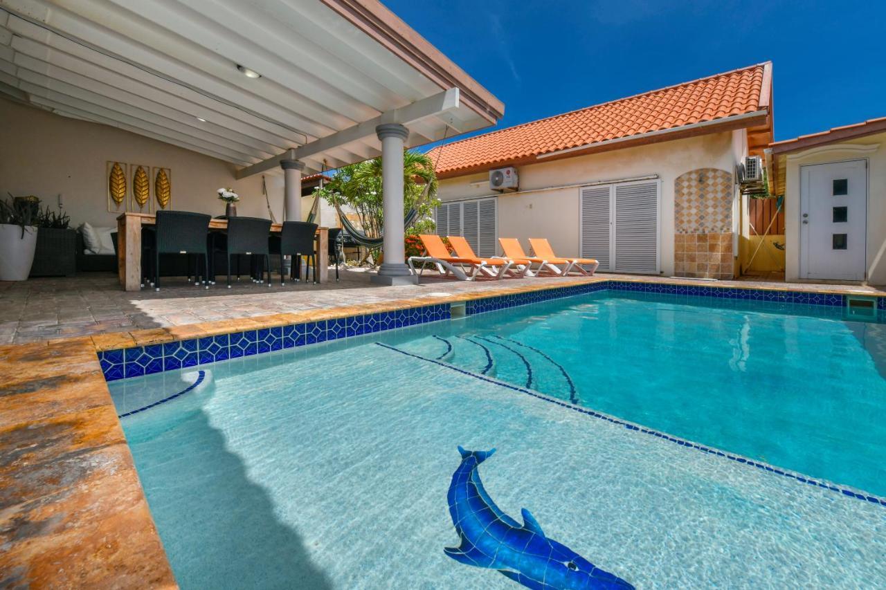 Villa Swiss Paradise With Private Pool Palm Beach Exterior photo